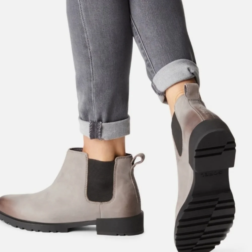 Sorel emelie II chelsea waterproof boot grey leather 8.5 NWT